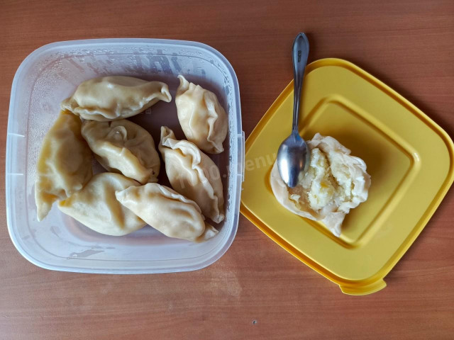 вареник с картошкой и яйцом