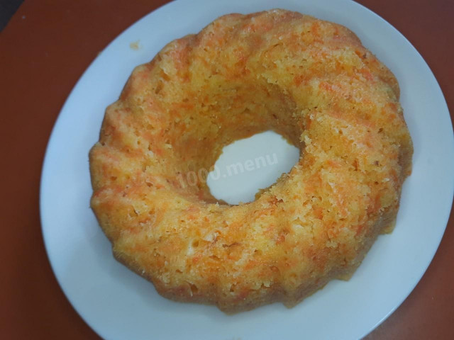 Большой морковный кекс в микроволновке