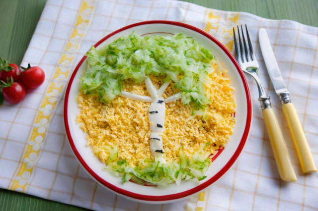 Салат Березка со свежим огурцом и курицей