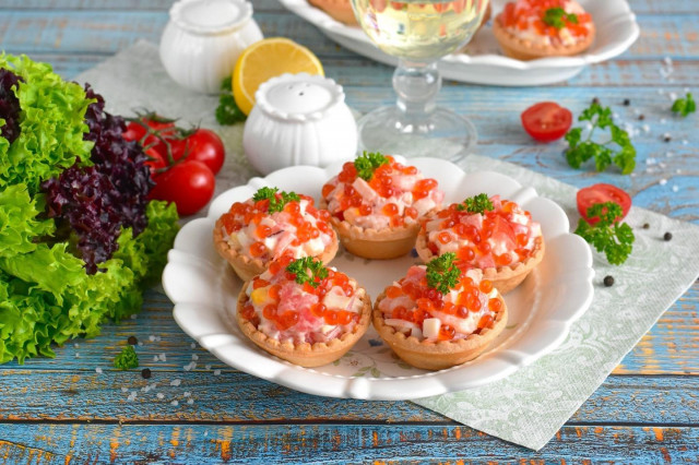 Царский салат в тарталетках закуска