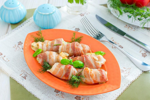 Бекон с сыром в духовке закуска