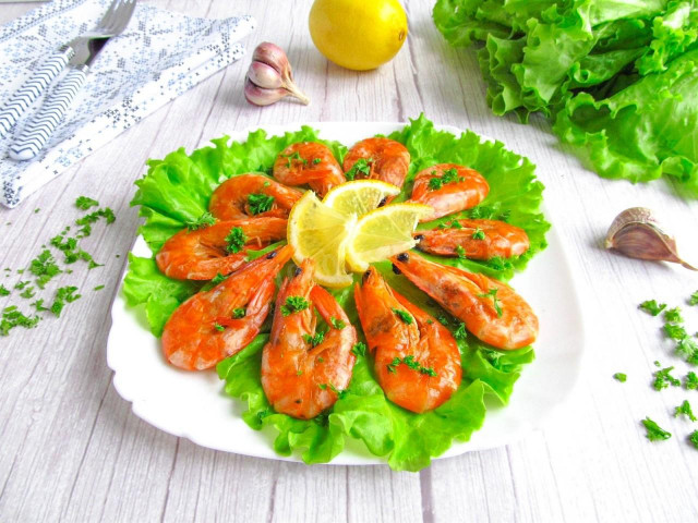 Креветки жареные с имбирем чесноком и соевым соусом