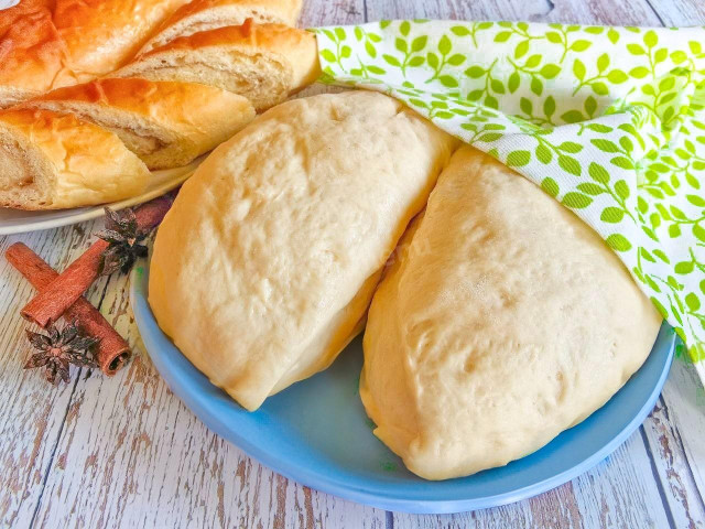 Пышное сдобное тесто на кефире для домашней выпечки