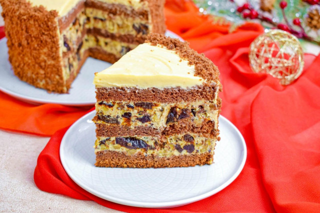 Торт с черносливом и грецким орехом