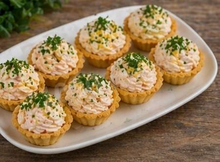 Нежные тарталетки с крабовой начинкой за 10 минут