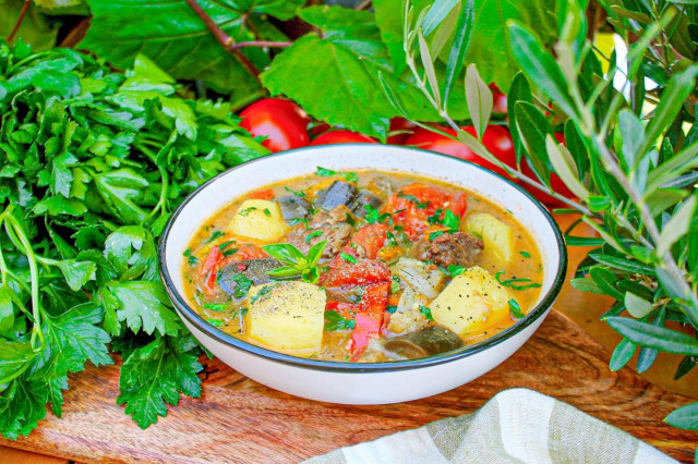 Шулюм на костре в казане