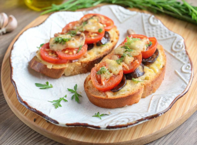 Горячие бутерброды с баклажанами в духовке