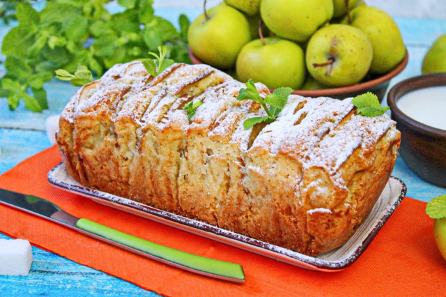 Кекс с яблоками в духовке