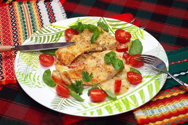 Щука, запеченная в духовке с овощами