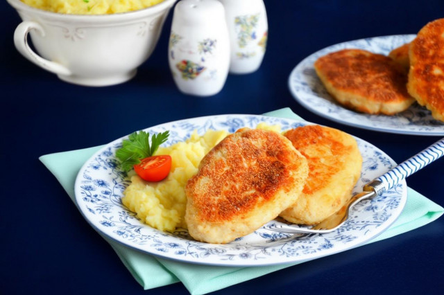 Котлеты из куриного фарша на сковороде