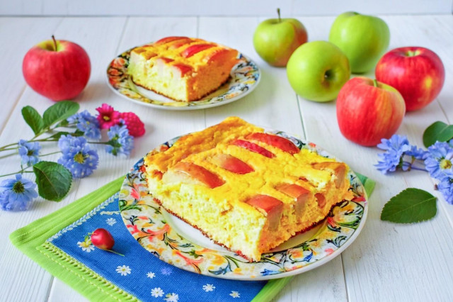 Творожная запеканка с яблоками в духовке