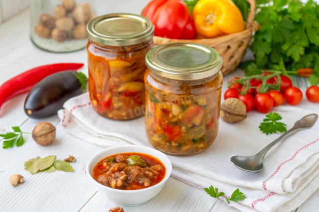 Лечо с баклажанами и грецкими орехами на зиму