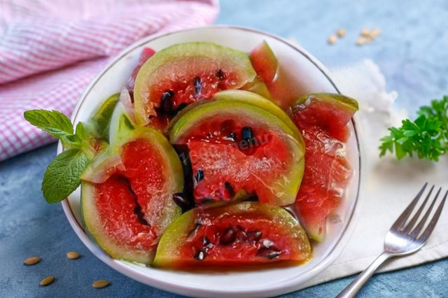 Засолка арбузов в бочке на зиму - традиционный способ