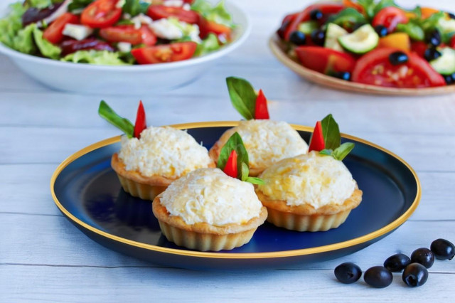 Тарталетки с яйцом и сыром