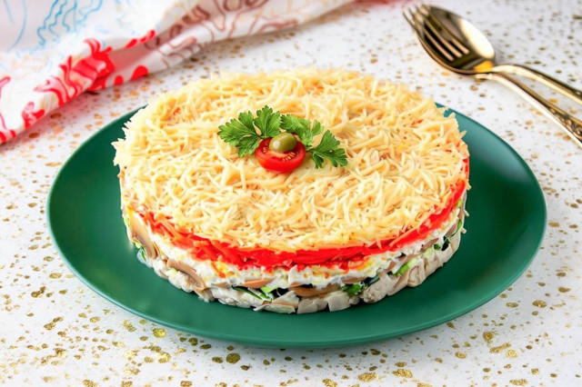 Салат Мужские слезы с курицей грибами и корейской морковью