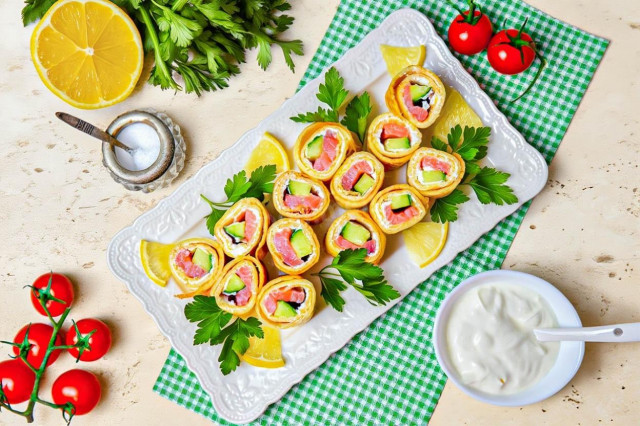 Роллы из блинов с начинкой