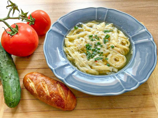 Немецкий суп с блинами (Флядлезуппе)