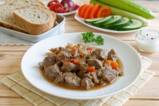 Гуляш из куриной печени