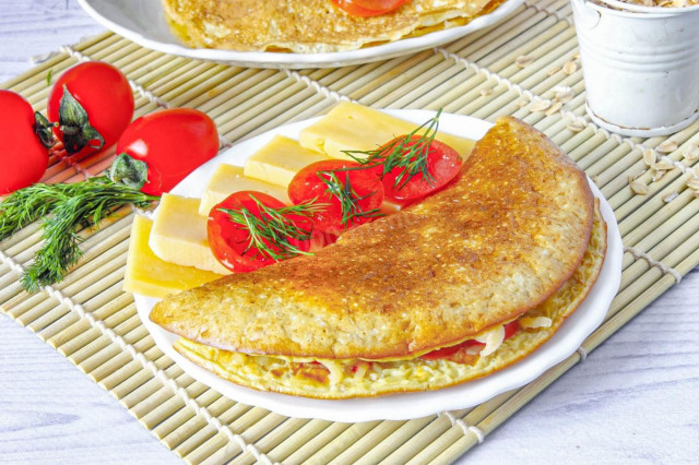 Овсяноблин с сыром и помидорами