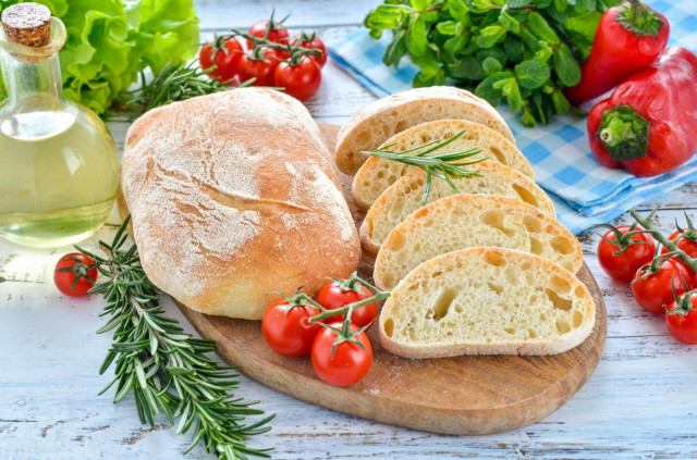 Итальянский хлеб чиабатта в духовке