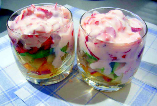 Фруктовый салат с йогуртом для детей сладкий