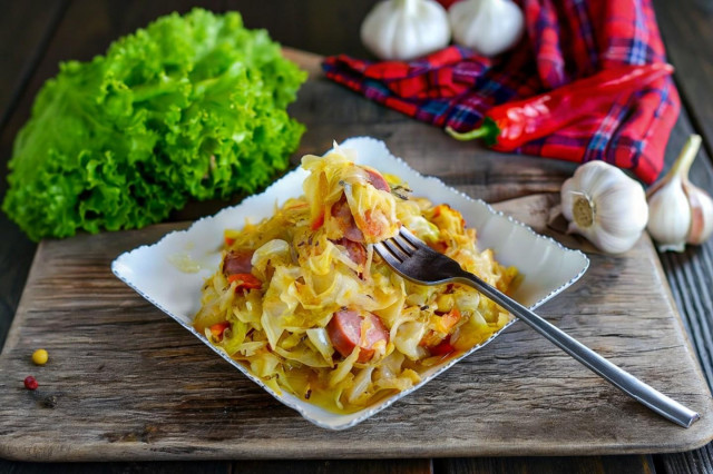 Тушеная капуста по-немецки