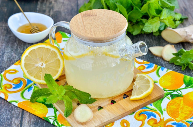 Имбирный чай с медом и лимоном