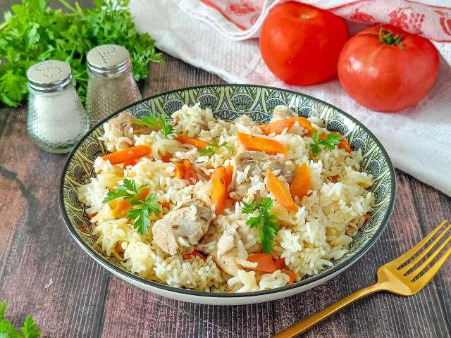 Диетический плов с курицей