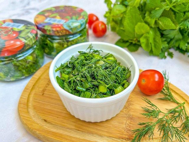 Зеленый лук и укроп на зиму