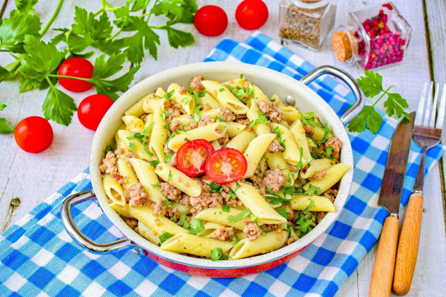 Макароны по флотски с фаршем на сковороде классические