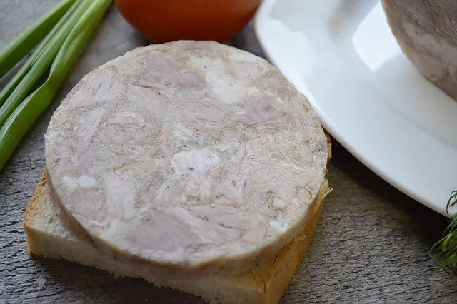 Зельц в бутылке в мультиварке