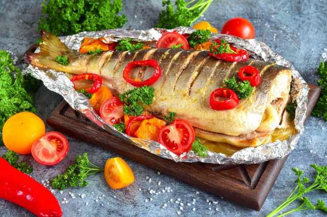 Горбуша в духовке сочная и мягкая в фольге целиком