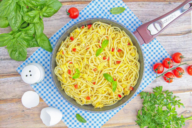 Спагетти с яйцом