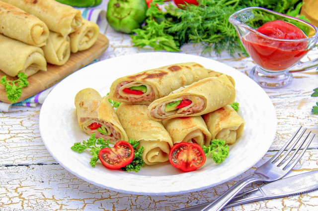 Блины с колбасой и сыром