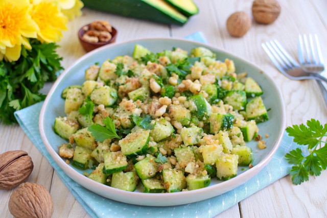 Салат кабачки с грецкими орехами