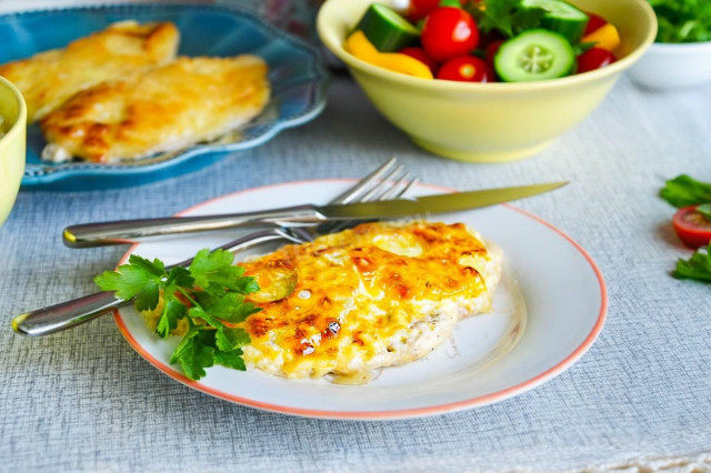 Куриные отбивные с ананасом и сыром