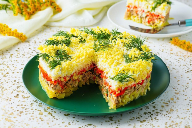 Салат Мимоза с консервированной горбушей классический