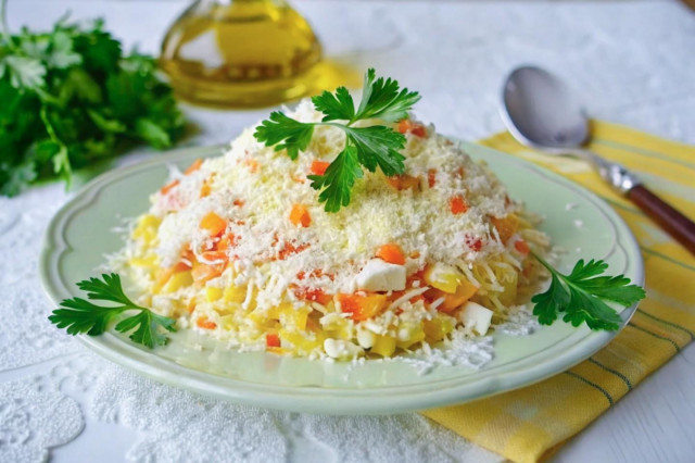 Салат с крабовыми палочками и картошкой