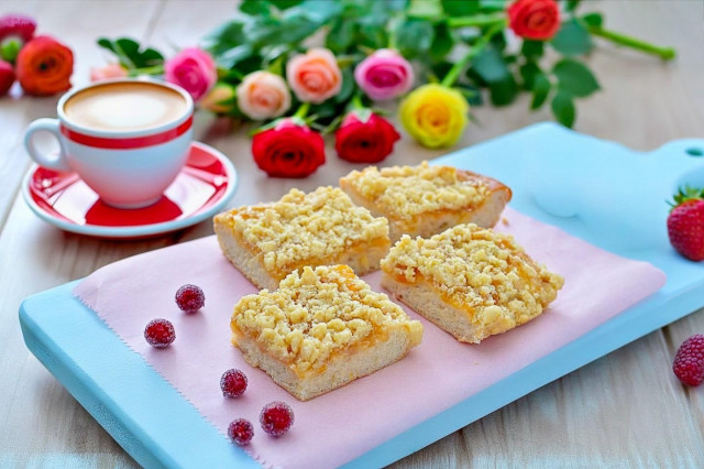 Немецкий пирог с штрейзелем и джемом