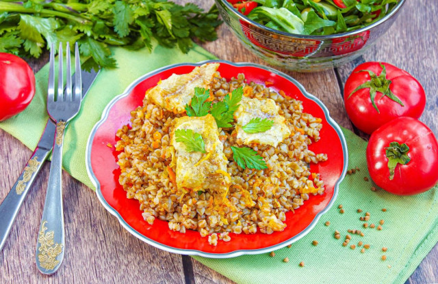 Гречка с рыбой в духовке