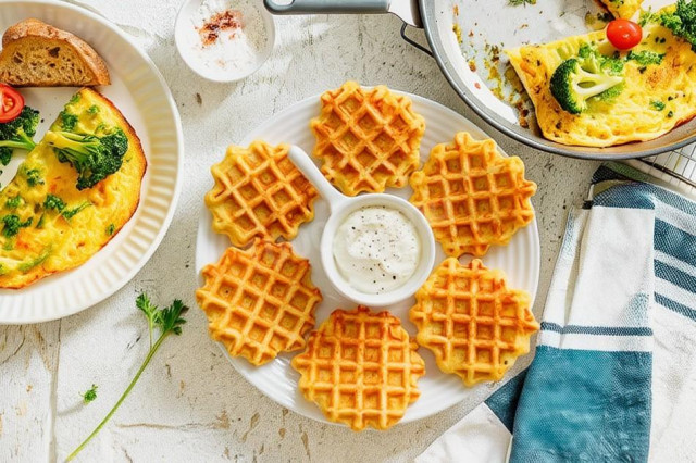 Венские вафли с творогом и сыром в вафельнице