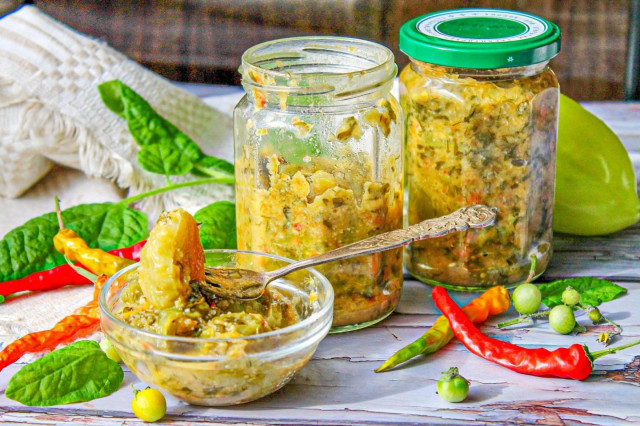 Зеленые помидоры в аджике на зиму