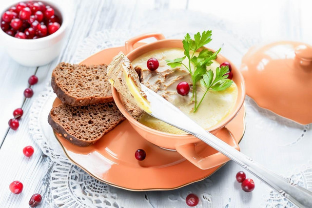 Паштет из куриной печени с морковью и луком