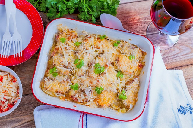 Свинина по французски с картофелем и сыром в духовке