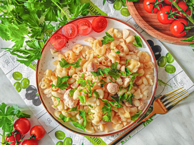 Рожки с курицей