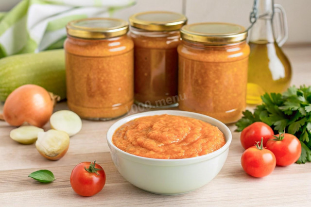 Простая икра из кабачков, лука и помидоров на зиму