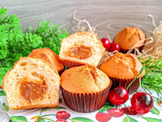 Кексы с вареной сгущенкой