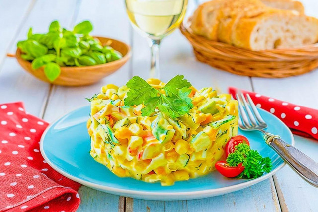 Салат с крабовыми палочками огурцом и яйцом