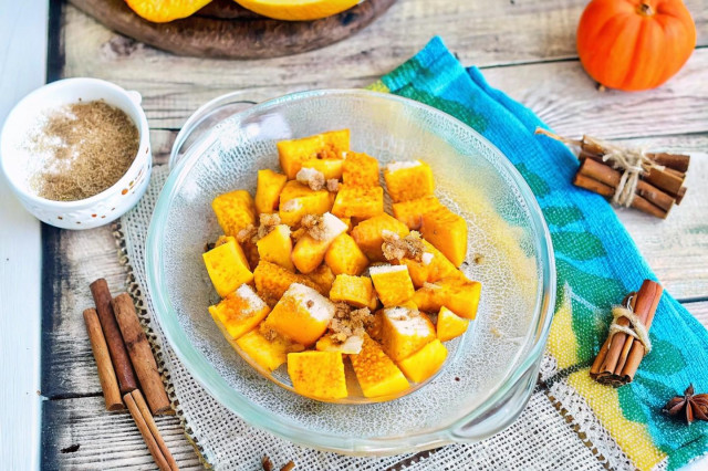 Запеченная тыква в микроволновке кусочками с медом