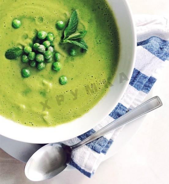 Суп с зеленым горошком и мятой